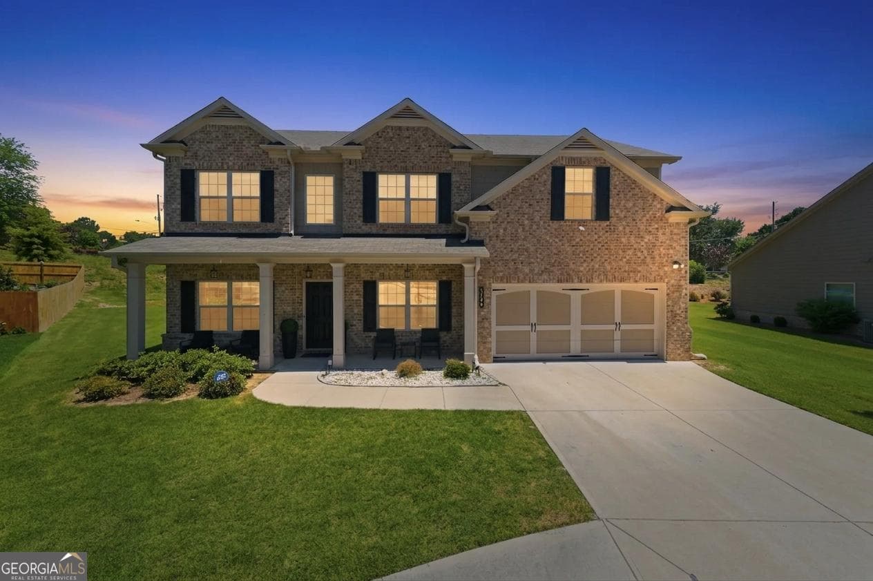 5 bedroom, 4 bathroom, 3,300 sq ft single family residence for rent at 3798 Southfield Court, Loganville, GA 30052 for $3,195 a month — photo 2