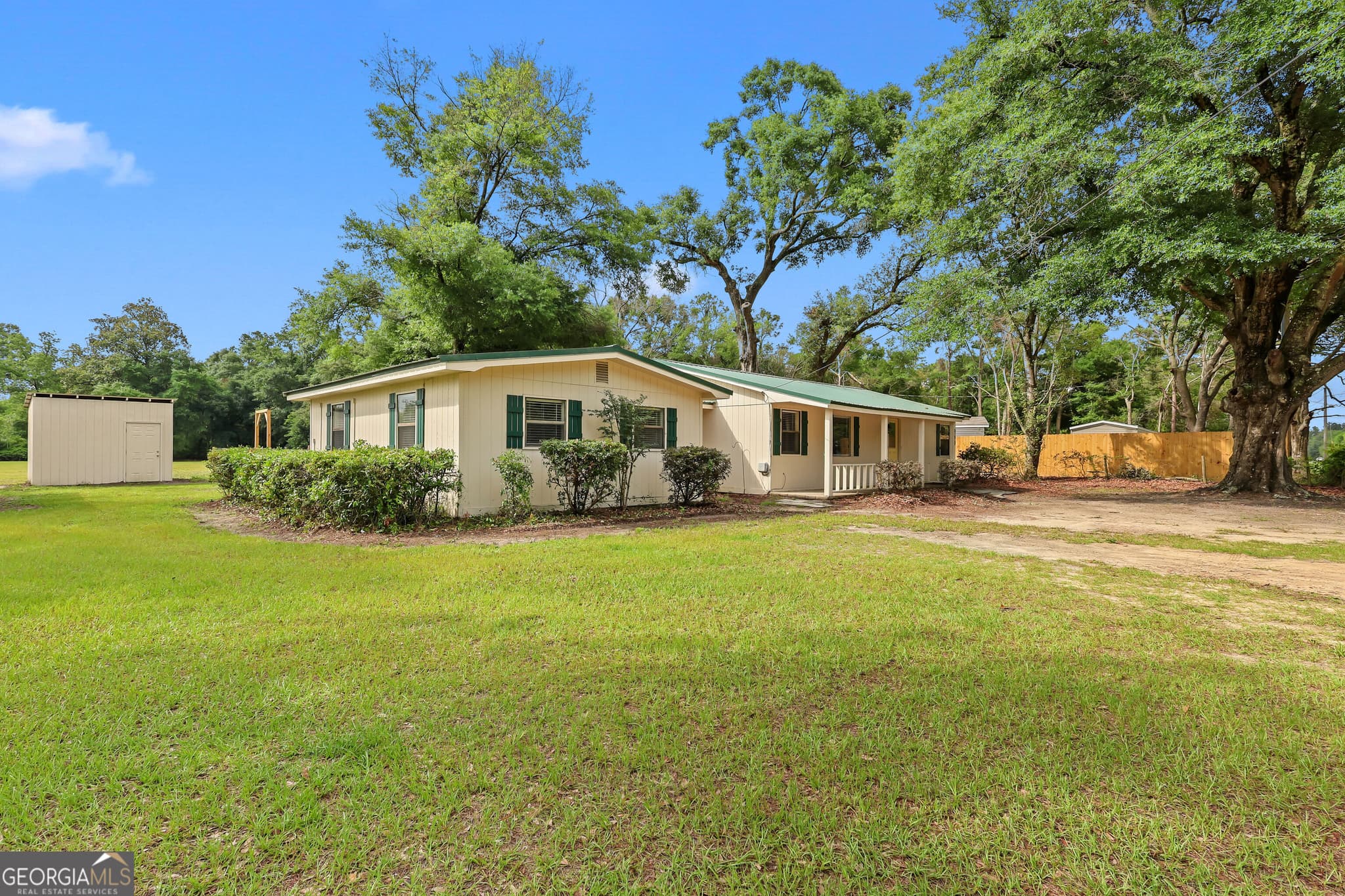 4 bedroom, 2 bathroom, 1,835 sq ft single family residence sold at 960 Old Doctortown Road, Jesup, GA 31545