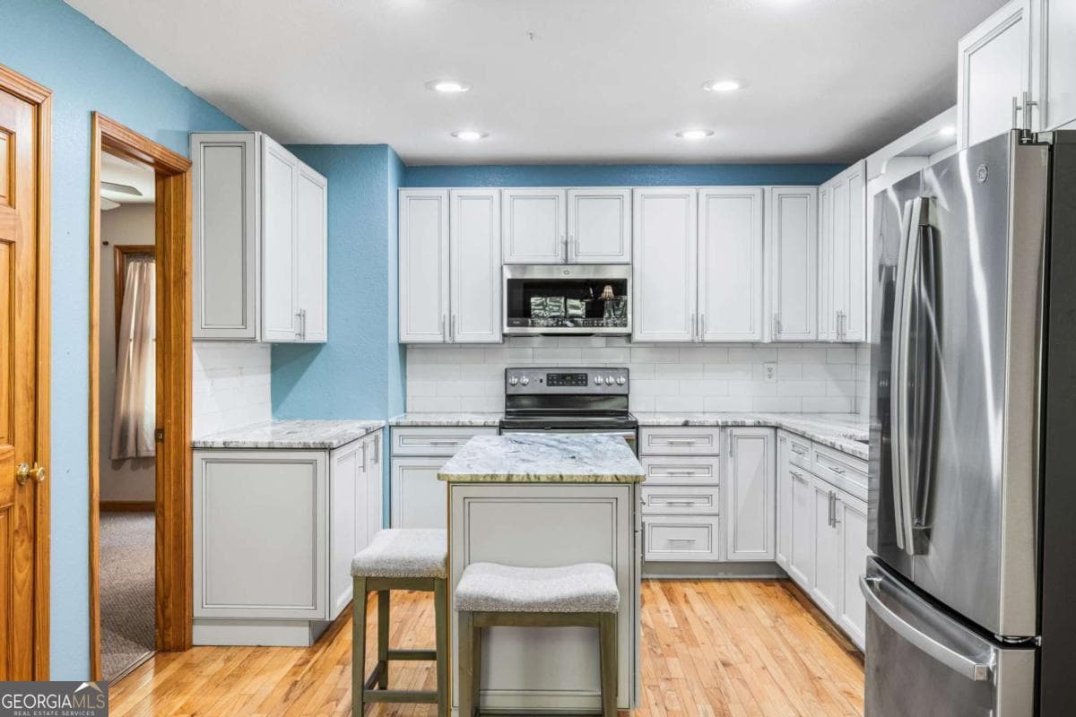 2 bedroom, 3 bathroom loft,single family residence for sale at 977 Tarheel Drive, Murphy, NC 28906 — photo 6