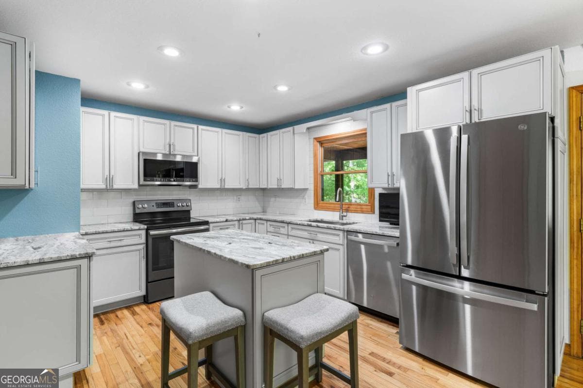 2 bedroom, 3 bathroom loft,single family residence for sale at 977 Tarheel Drive, Murphy, NC 28906 — photo 7