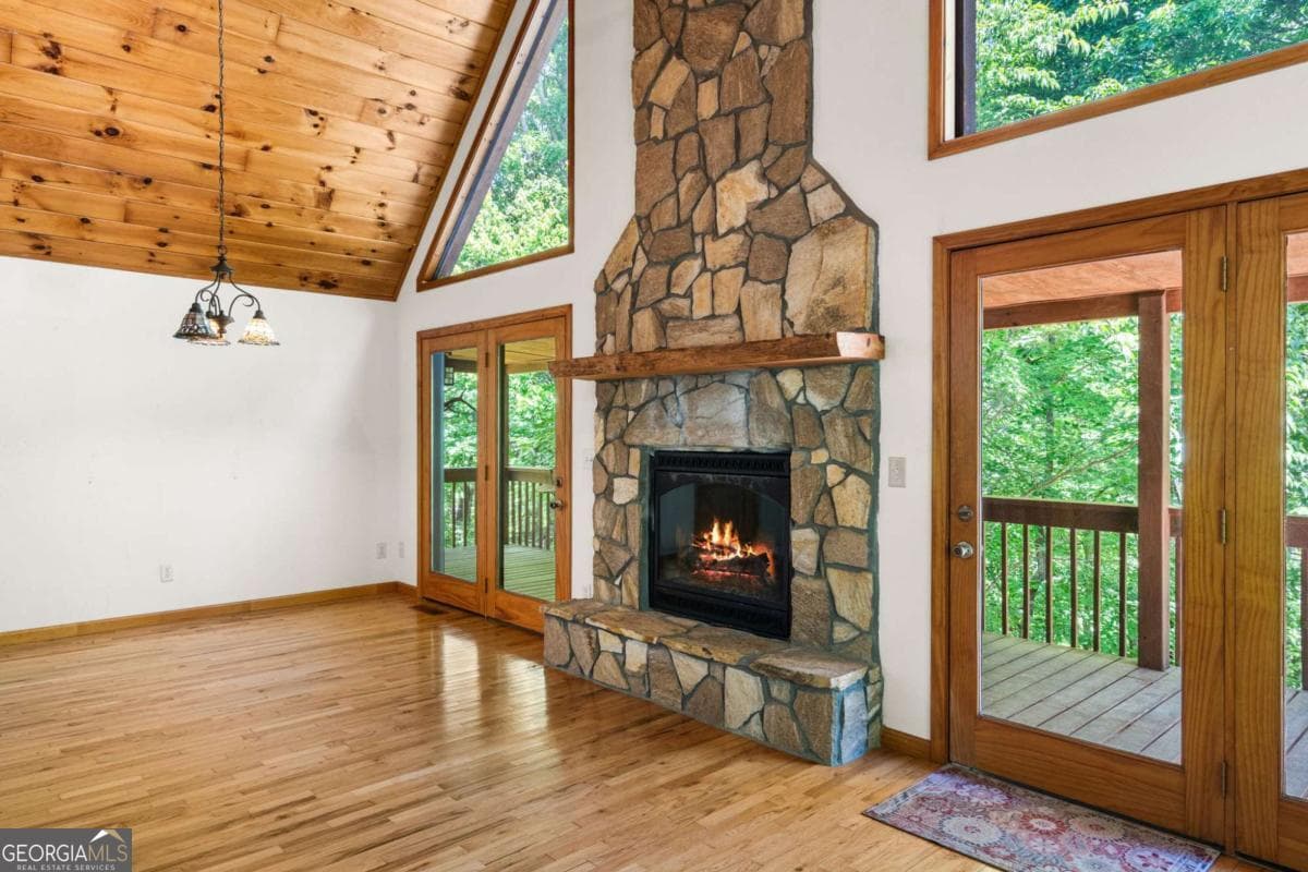 2 bedroom, 3 bathroom loft,single family residence for sale at 977 Tarheel Drive, Murphy, NC 28906 — photo 4