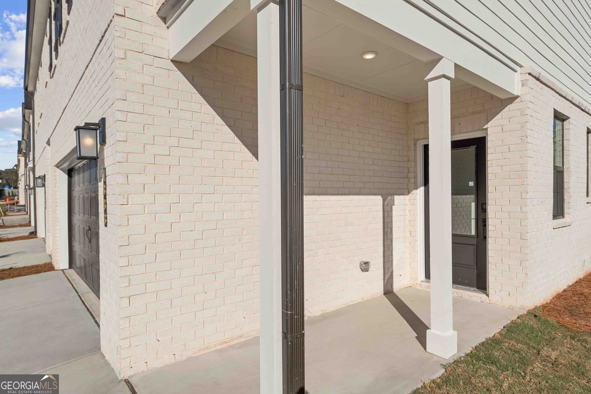 3 bedroom, 2.5 bathroom, 2,214 sq ft townhouse for sale at 1383 Farmers Loop LOT 16, Austell, GA 30106 — photo 2