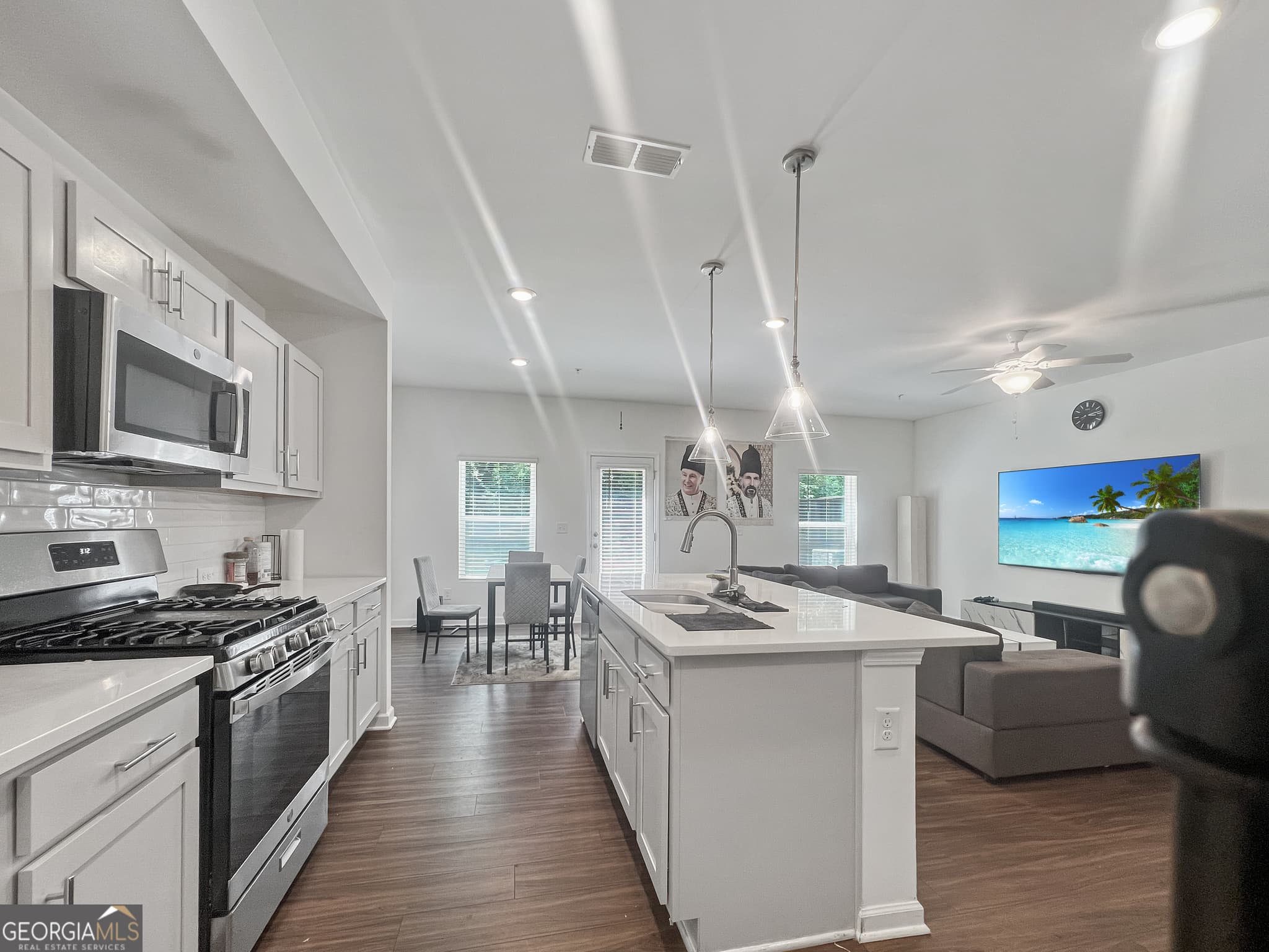 3 bedroom, 2.5 bathroom, 1,854 sq ft townhouse for sale at 6631 Wyndall Drive, Douglasville, GA 30135 — photo 5