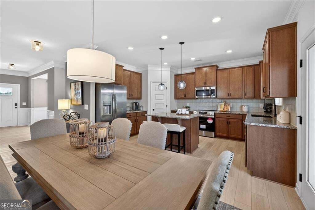 4 bedroom, 2.5 bathroom, 2,372 sq ft single family residence for sale at 241 Shire Loop, Calhoun, GA 30701 — photo 9