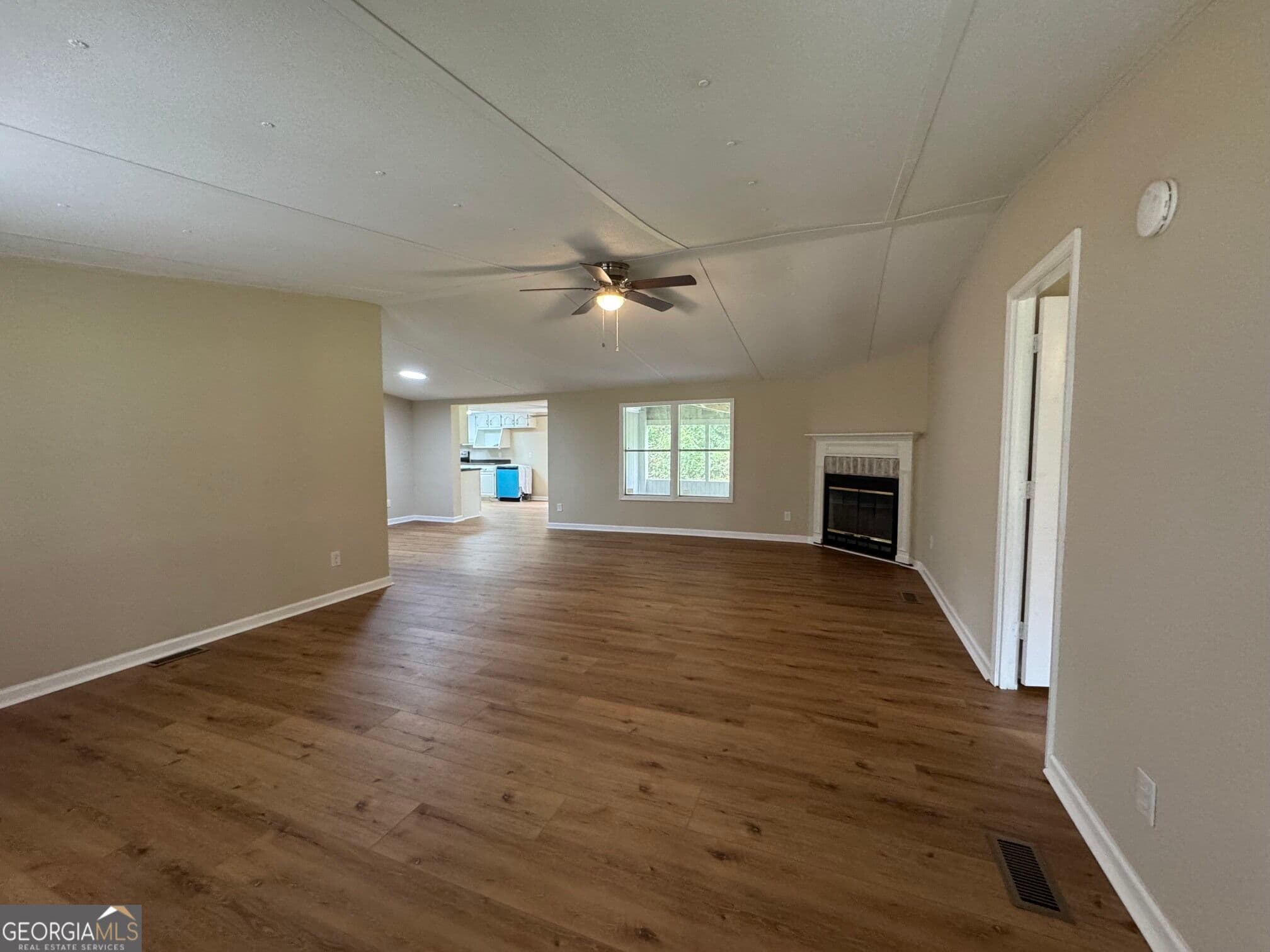 3 bedroom, 2 bathroom, 2,000 sq ft manufactured home,single family residence for sale at 114 Olney Station Drive, Ellabell, GA 31308 — photo 7