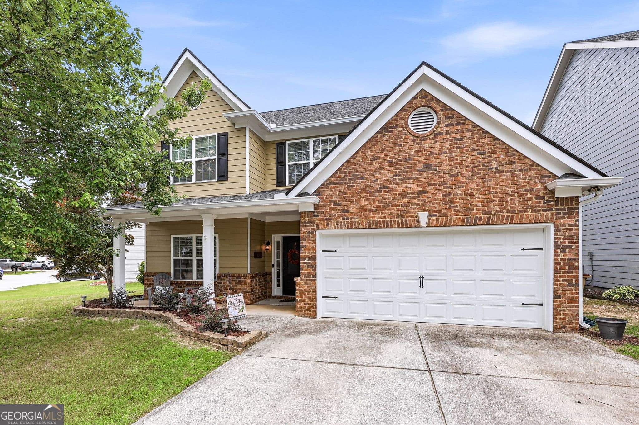 3 bedroom, 2.5 bathroom, 1,885 sq ft single family residence for sale at 7022 Grand Hickory Drive, Braselton, GA 30517 — photo 2