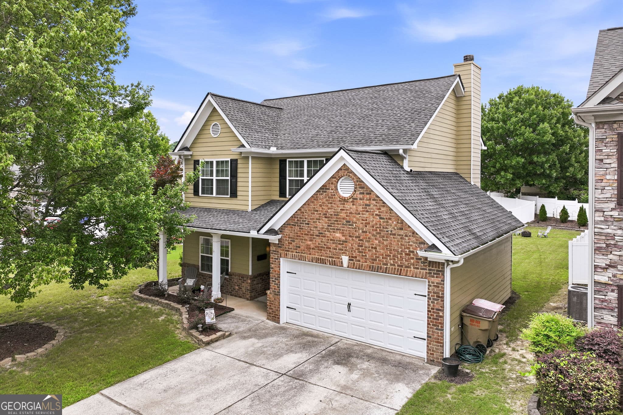 3 bedroom, 2.5 bathroom, 1,885 sq ft single family residence for sale at 7022 Grand Hickory Drive, Braselton, GA 30517 — photo 3