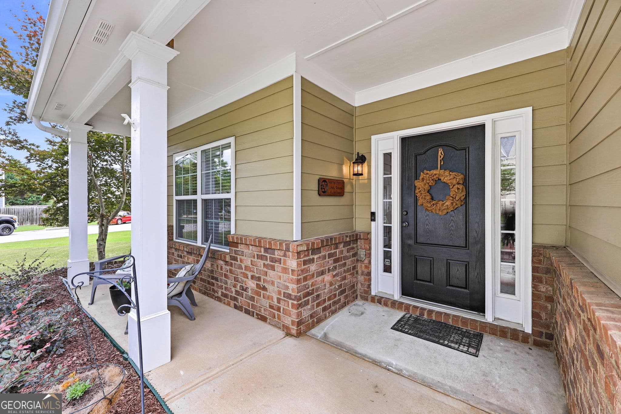 3 bedroom, 2.5 bathroom, 1,885 sq ft single family residence for sale at 7022 Grand Hickory Drive, Braselton, GA 30517 — photo 4