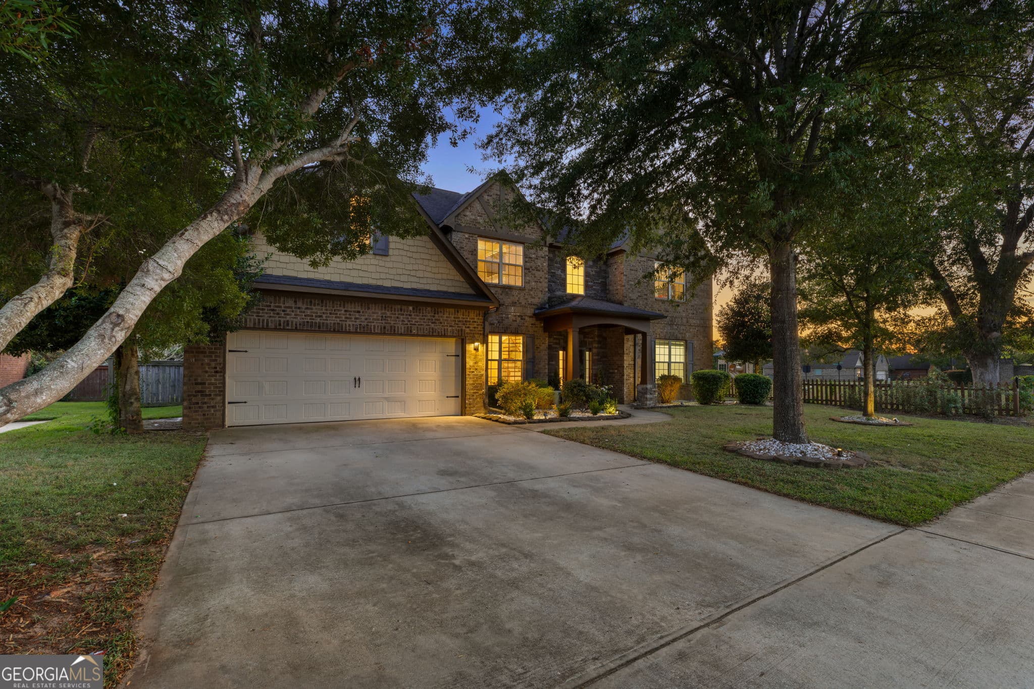 4 bedroom, 3.5 bathroom, 4,793 sq ft single family residence for sale at 102 Black Hawke Lane, Kathleen, GA 31047 — photo 2