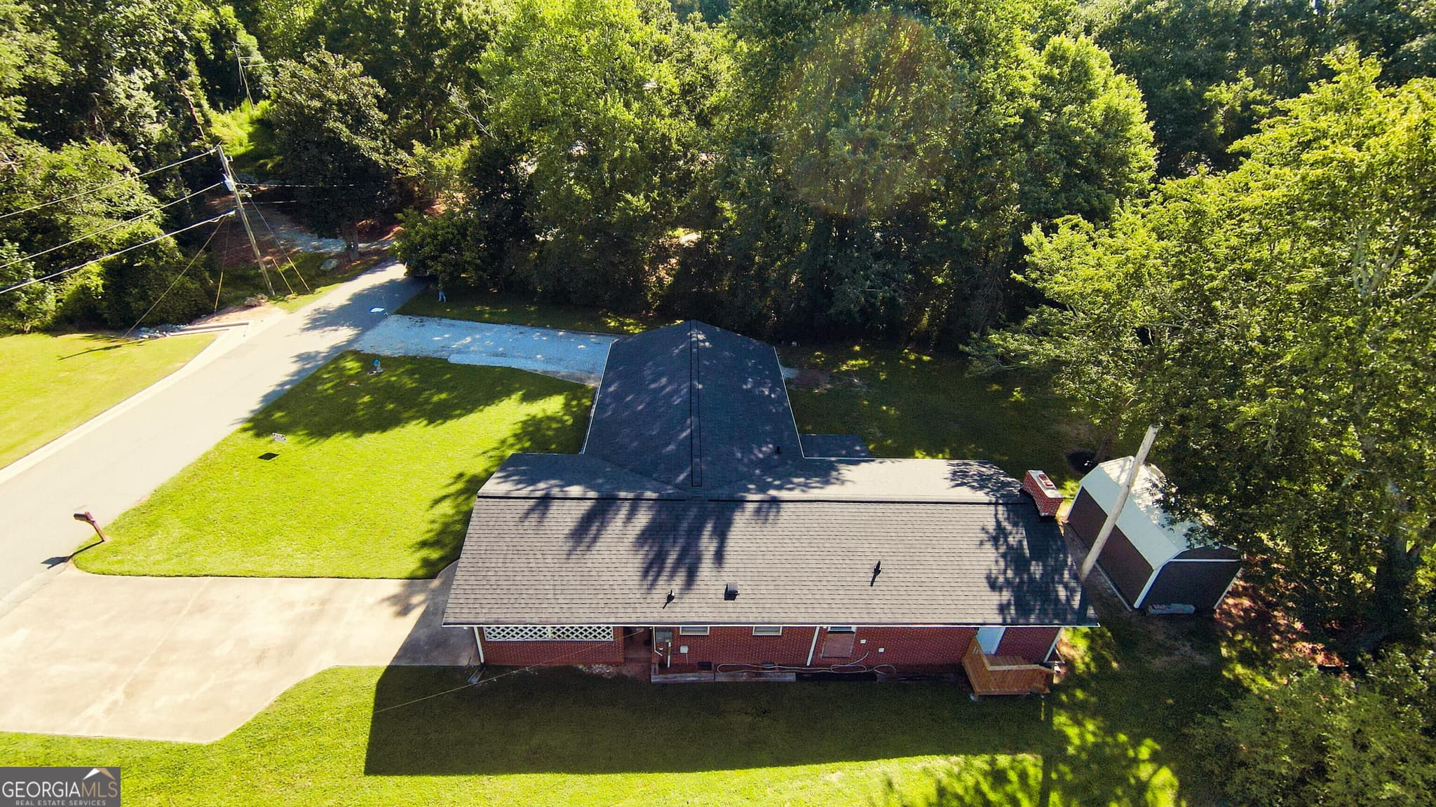 4 bedroom, 3 bathroom, 1,835 sq ft single family residence for sale at 156 Lakeshore Drive, Braselton, GA 30517 — photo 3