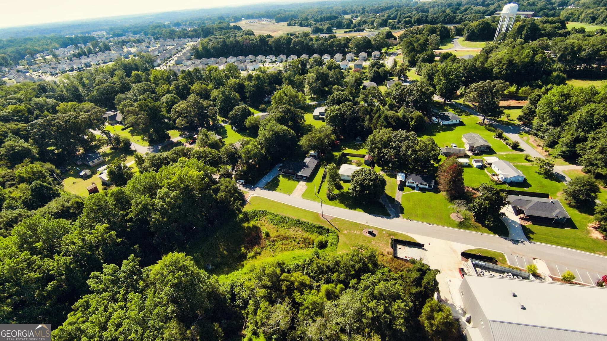 4 bedroom, 3 bathroom, 1,835 sq ft single family residence for sale at 156 Lakeshore Drive, Braselton, GA 30517 — photo 8