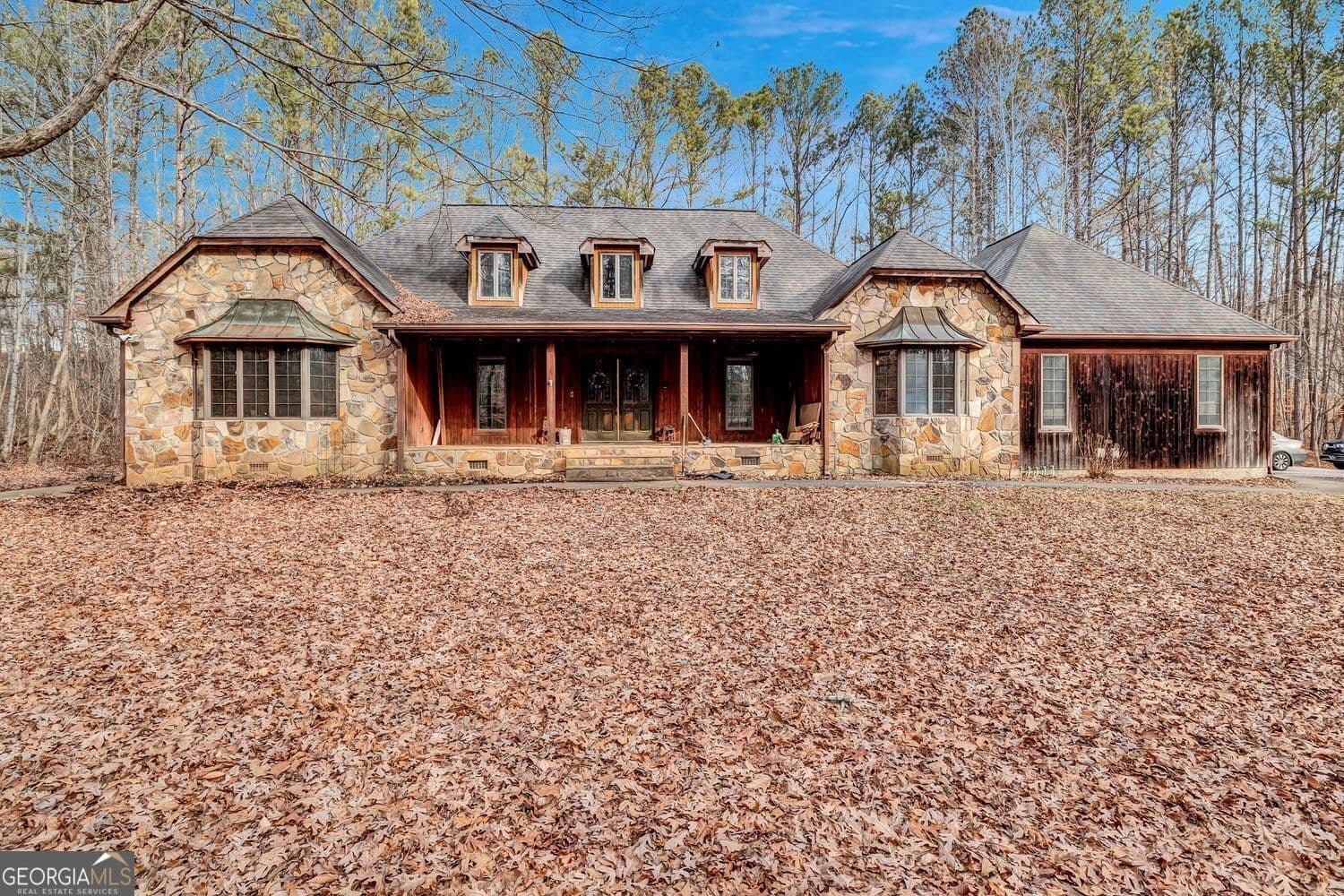 4 bedroom, 3.5 bathroom, 3,105 sq ft single family residence sold at 4220 Chapel Hill Farms Drive, Douglasville, GA 30135