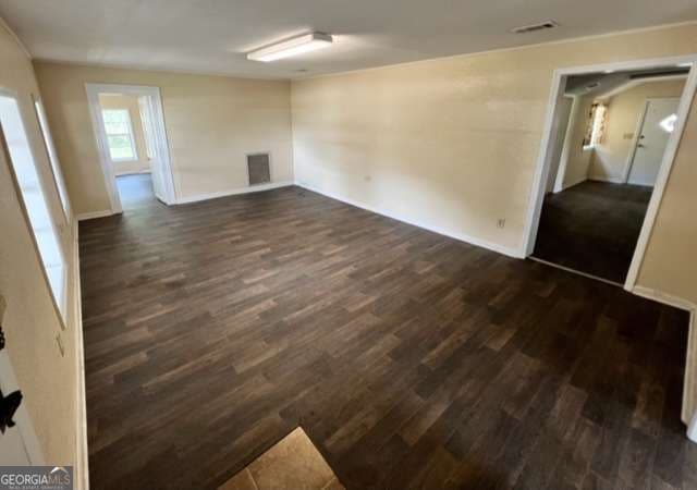 3 bedroom, 2 bathroom, 1,890 sq ft single family residence for sale at 1716 Hatch Parkway, Baxley, GA 31513 — photo 6