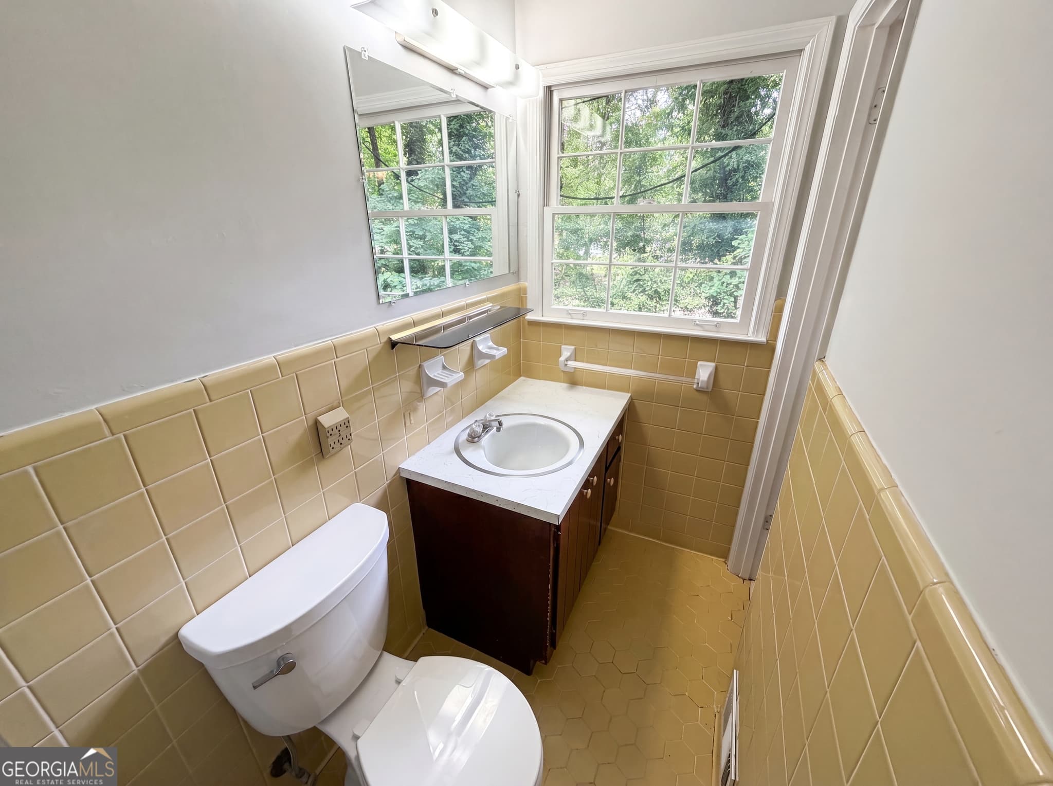 3 bedroom, 2 bathroom, 1,408 sq ft single family residence for sale at 1271 Seven Springs Circle, Marietta, GA 30068 — photo 6