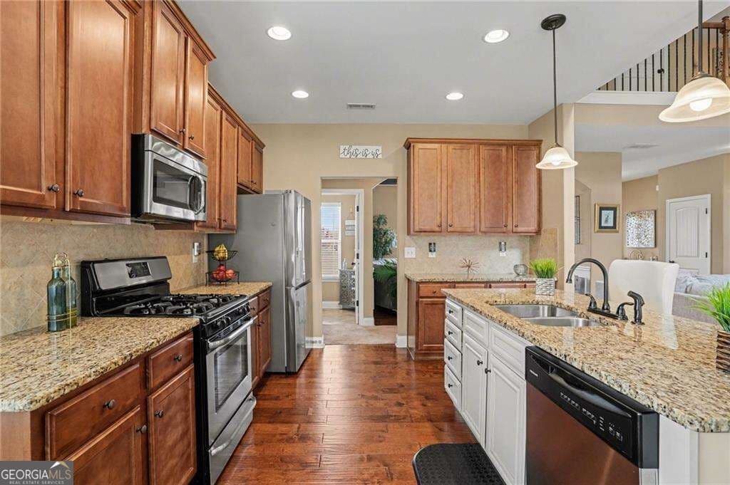 4 bedroom, 3.5 bathroom, 2,998 sq ft single family residence for sale at 197 Tapestry Drive, Mcdonough, GA 30252 — photo 4