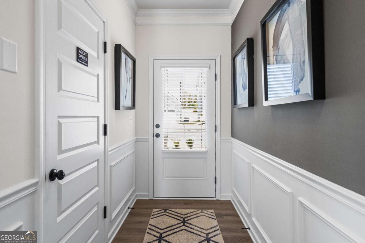 3 bedroom, 2.5 bathroom, 1,710 sq ft townhouse for sale at 1018 Glendale Place 10, Conyers, GA 30013 — photo 3