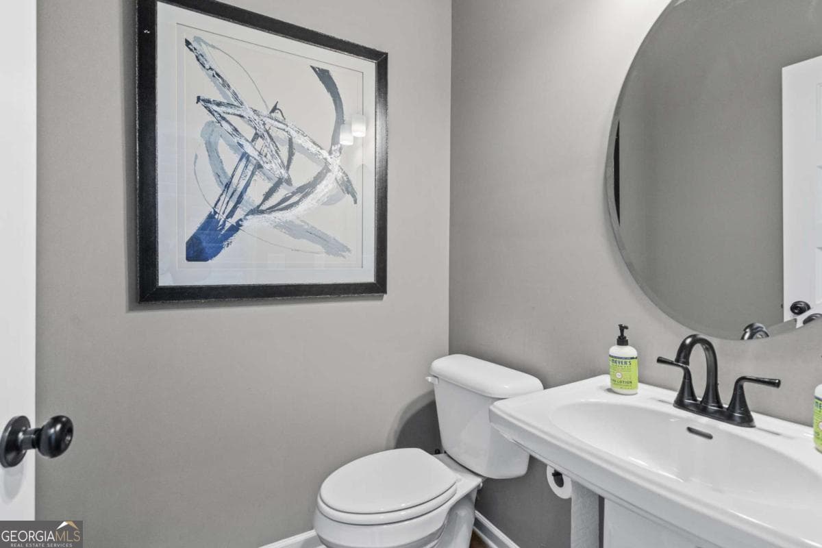 3 bedroom, 2.5 bathroom, 1,710 sq ft townhouse for sale at 1018 Glendale Place 10, Conyers, GA 30013 — photo 4