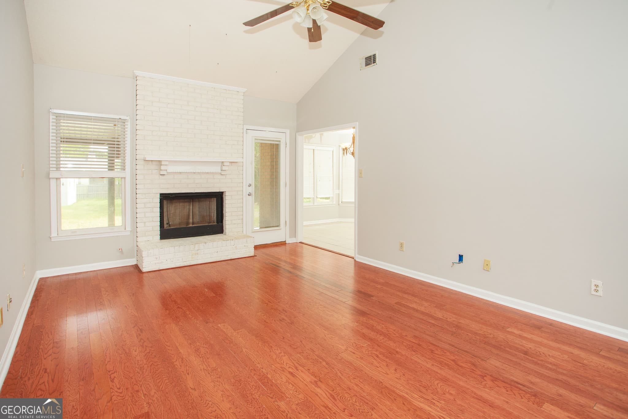 4 bedroom, 2 bathroom, 2,492 sq ft single family residence for sale at 201 Willowgate Drive, Bonaire, GA 31005 — photo 6
