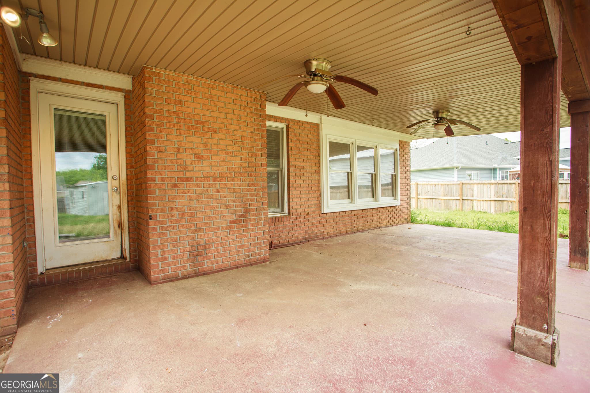 4 bedroom, 2 bathroom, 2,492 sq ft single family residence for sale at 201 Willowgate Drive, Bonaire, GA 31005 — photo 3