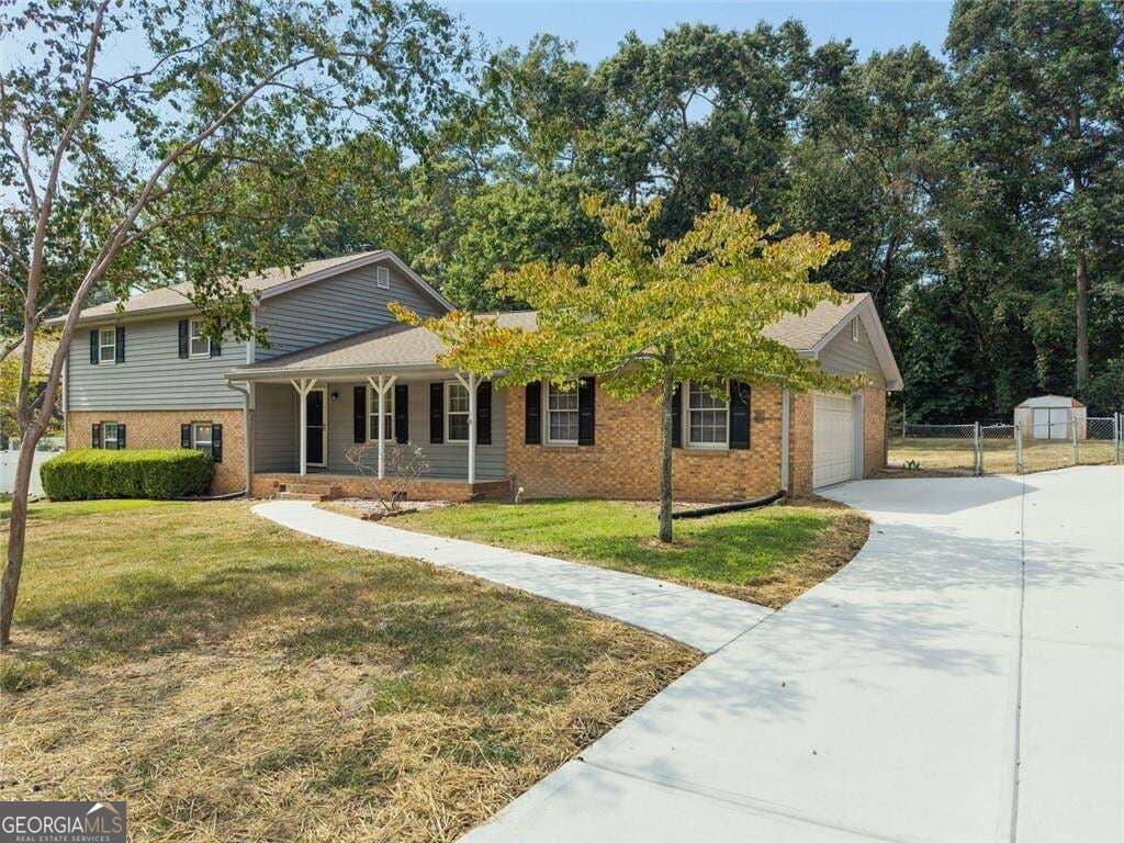 4 bedroom, 3 bathroom, 2,271 sq ft single family residence for sale at 2119 Eastwood Drive, Snellville, GA 30078 — photo 5
