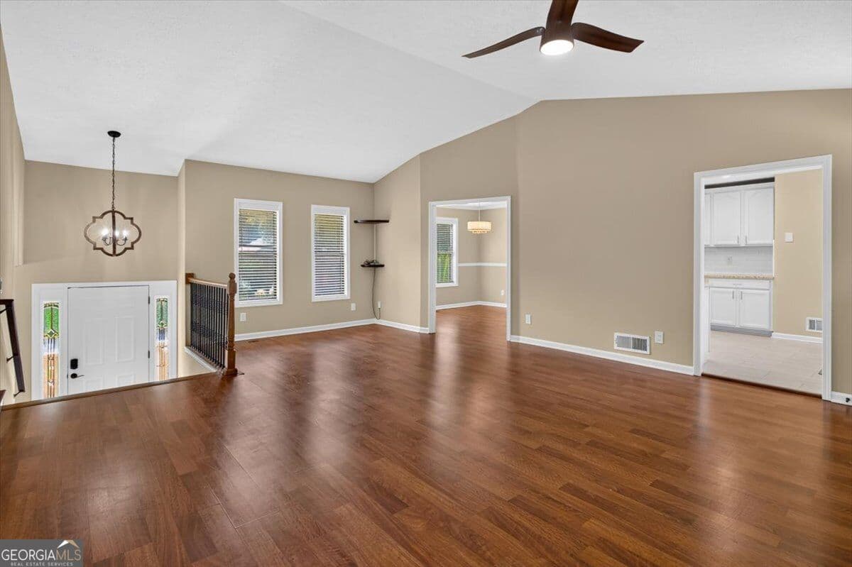 5 bedroom, 3 bathroom, 2,800 sq ft single family residence for sale at 260 Park Avenue, Woodstock, GA 30188 — photo 7