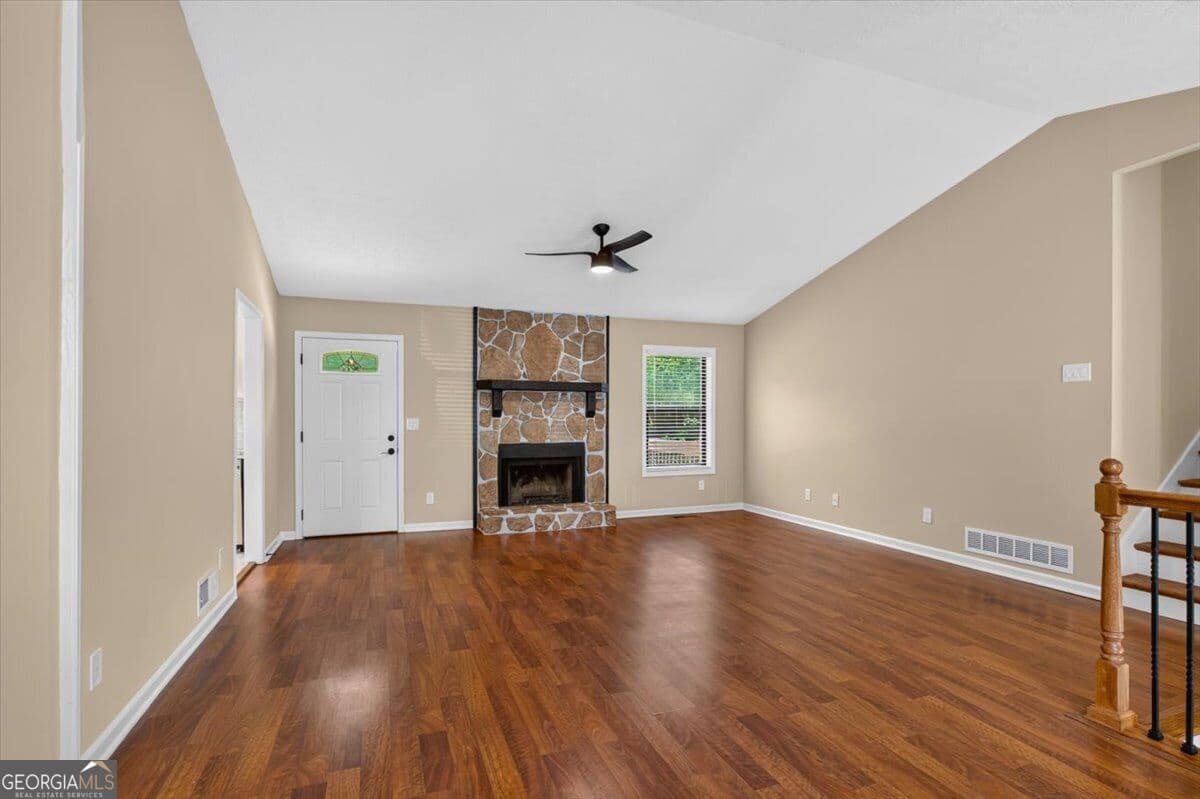 5 bedroom, 3 bathroom, 2,800 sq ft single family residence for sale at 260 Park Avenue, Woodstock, GA 30188 — photo 10