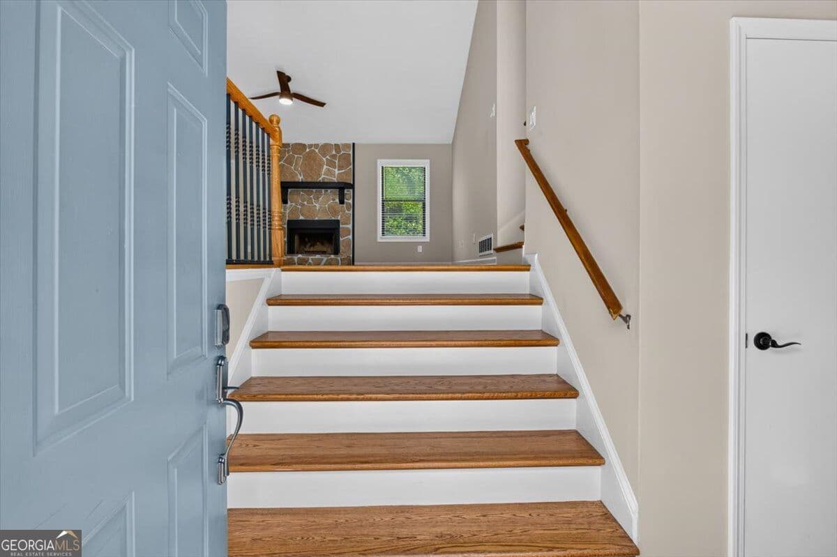 5 bedroom, 3 bathroom, 2,800 sq ft single family residence for sale at 260 Park Avenue, Woodstock, GA 30188 — photo 4