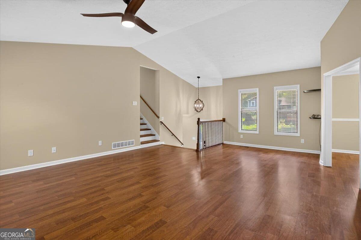 5 bedroom, 3 bathroom, 2,800 sq ft single family residence for sale at 260 Park Avenue, Woodstock, GA 30188 — photo 8