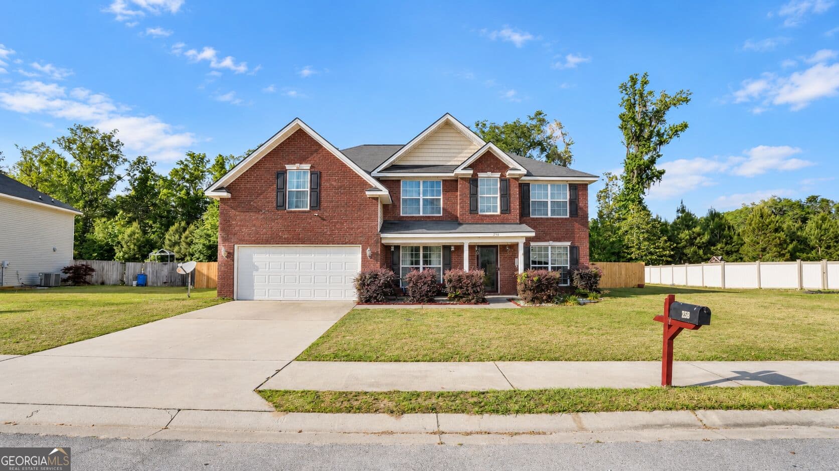 4 bedroom, 2.5 bathroom, 2,801 sq ft single family residence for sale at 258 Nashview Trail, Allenhurst, GA 31301 — photo 2