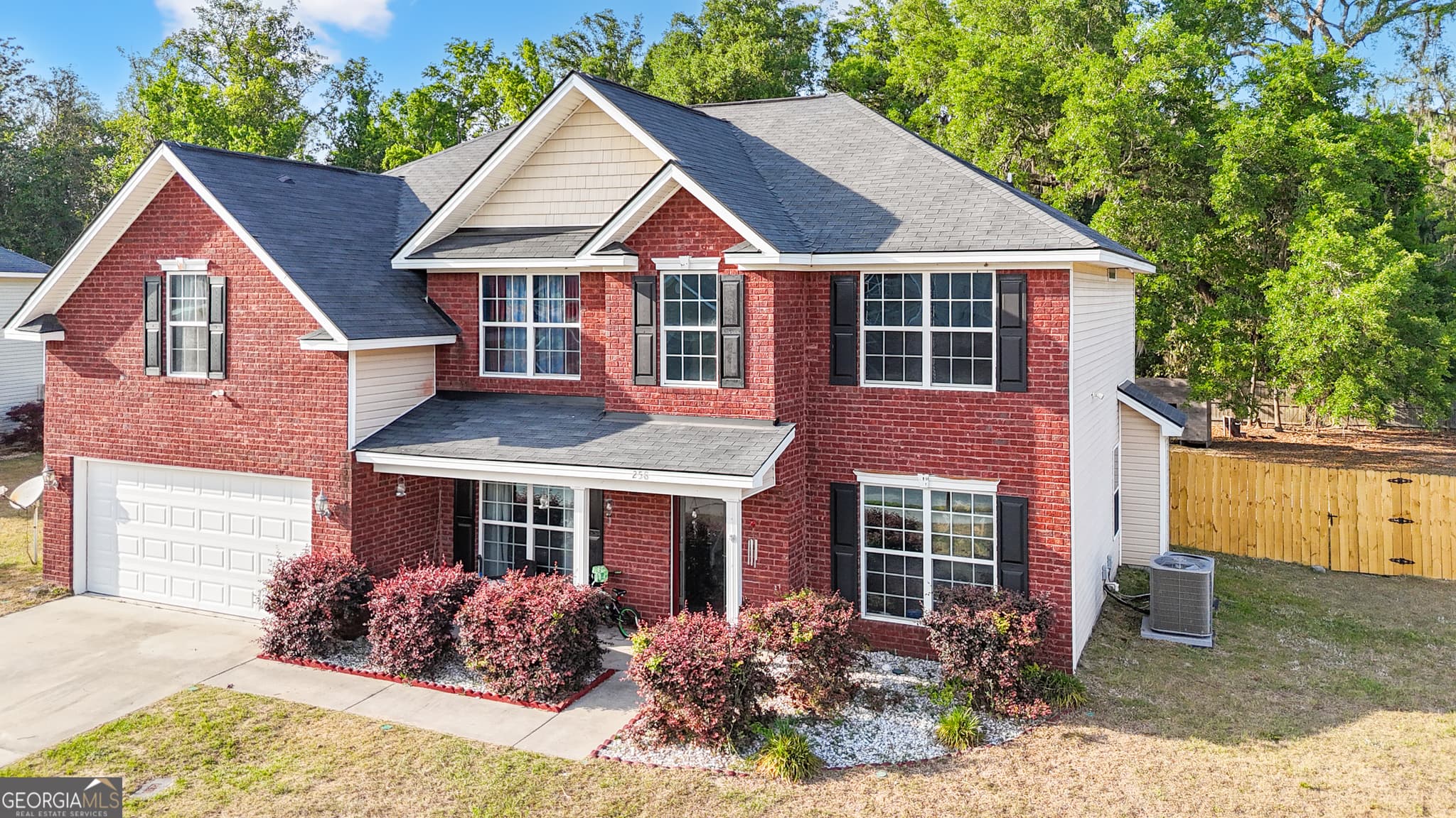 4 bedroom, 2.5 bathroom, 2,801 sq ft single family residence for sale at 258 Nashview Trail, Allenhurst, GA 31301 — photo 3