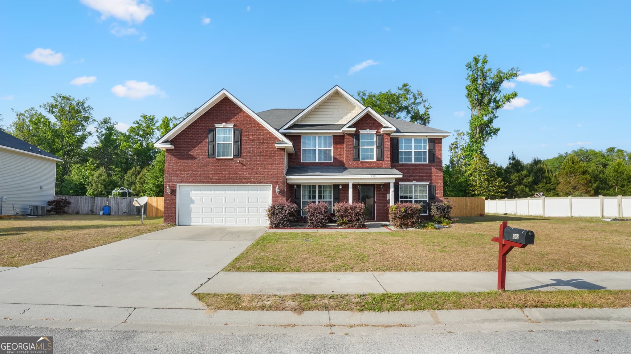 4 bedroom, 2.5 bathroom, 2,801 sq ft single family residence for sale at 258 Nashview Trail, Allenhurst, GA 31301 — photo 8