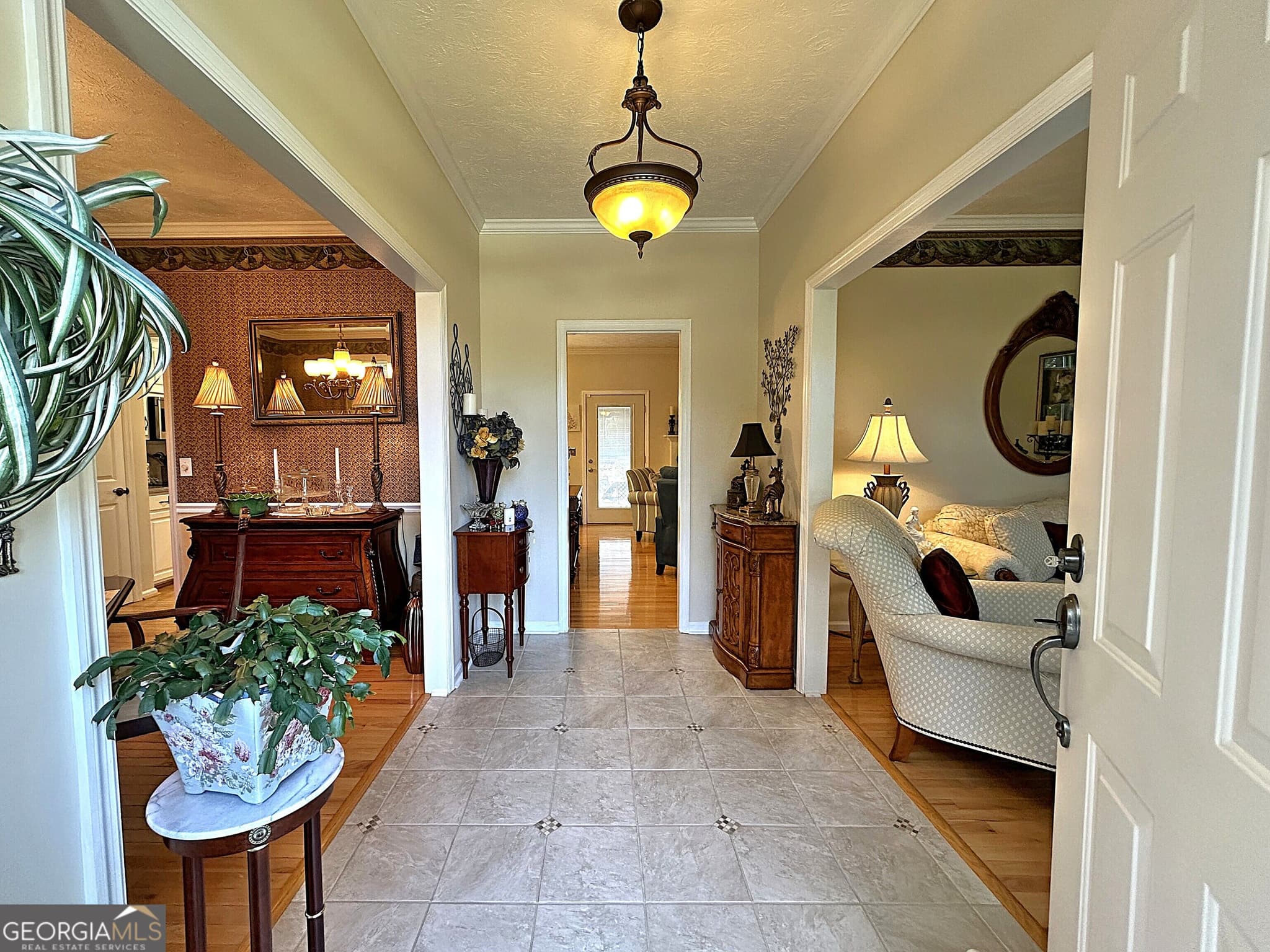 3 bedroom, 2 bathroom, 2,080 sq ft single family residence for sale at 404 Woodfield Court, Lagrange, GA 30240 — photo 3