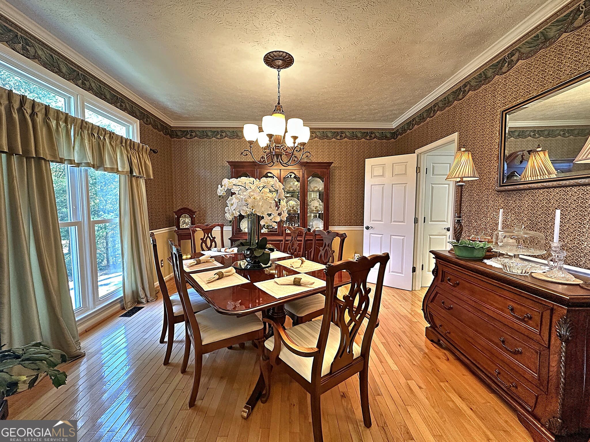 3 bedroom, 2 bathroom, 2,080 sq ft single family residence for sale at 404 Woodfield Court, Lagrange, GA 30240 — photo 4