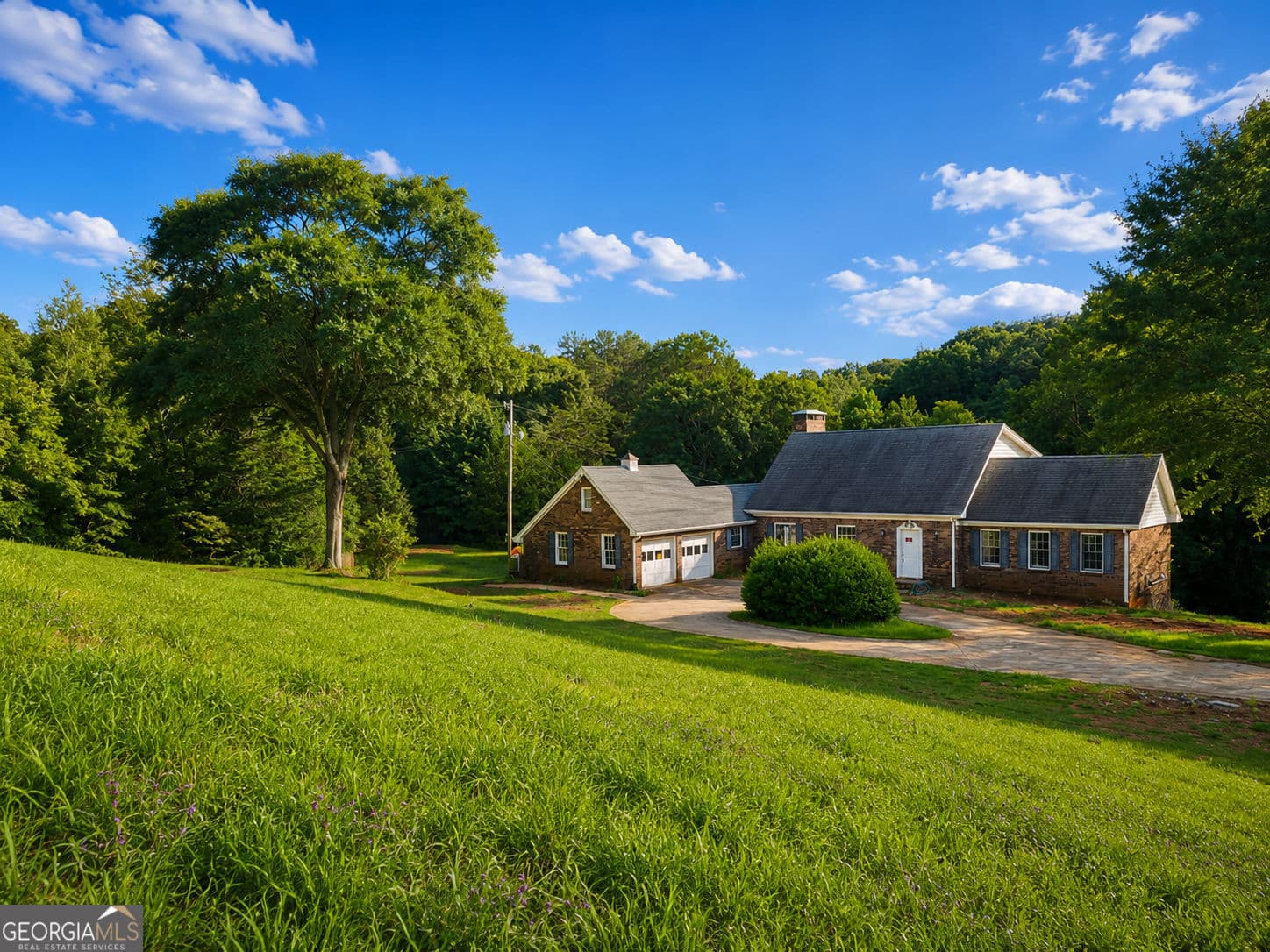 3 bedroom, 2 bathroom, 1,680 sq ft single family residence for sale at 4545 Twin lakes Drive, Monroe, GA 30656 — photo 3