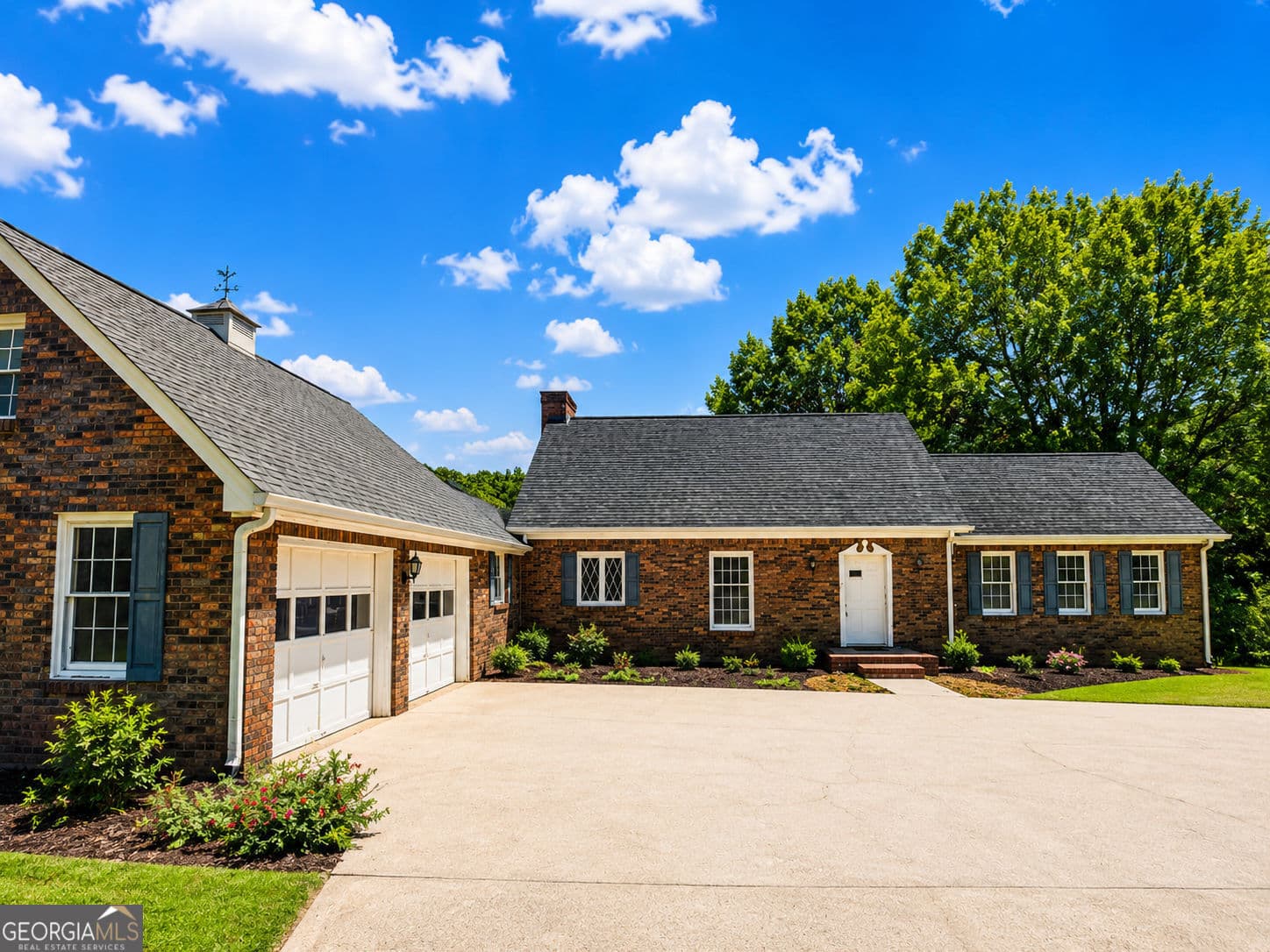 3 bedroom, 2 bathroom, 1,680 sq ft single family residence for sale at 4545 Twin lakes Drive, Monroe, GA 30656 — photo 1 of 25