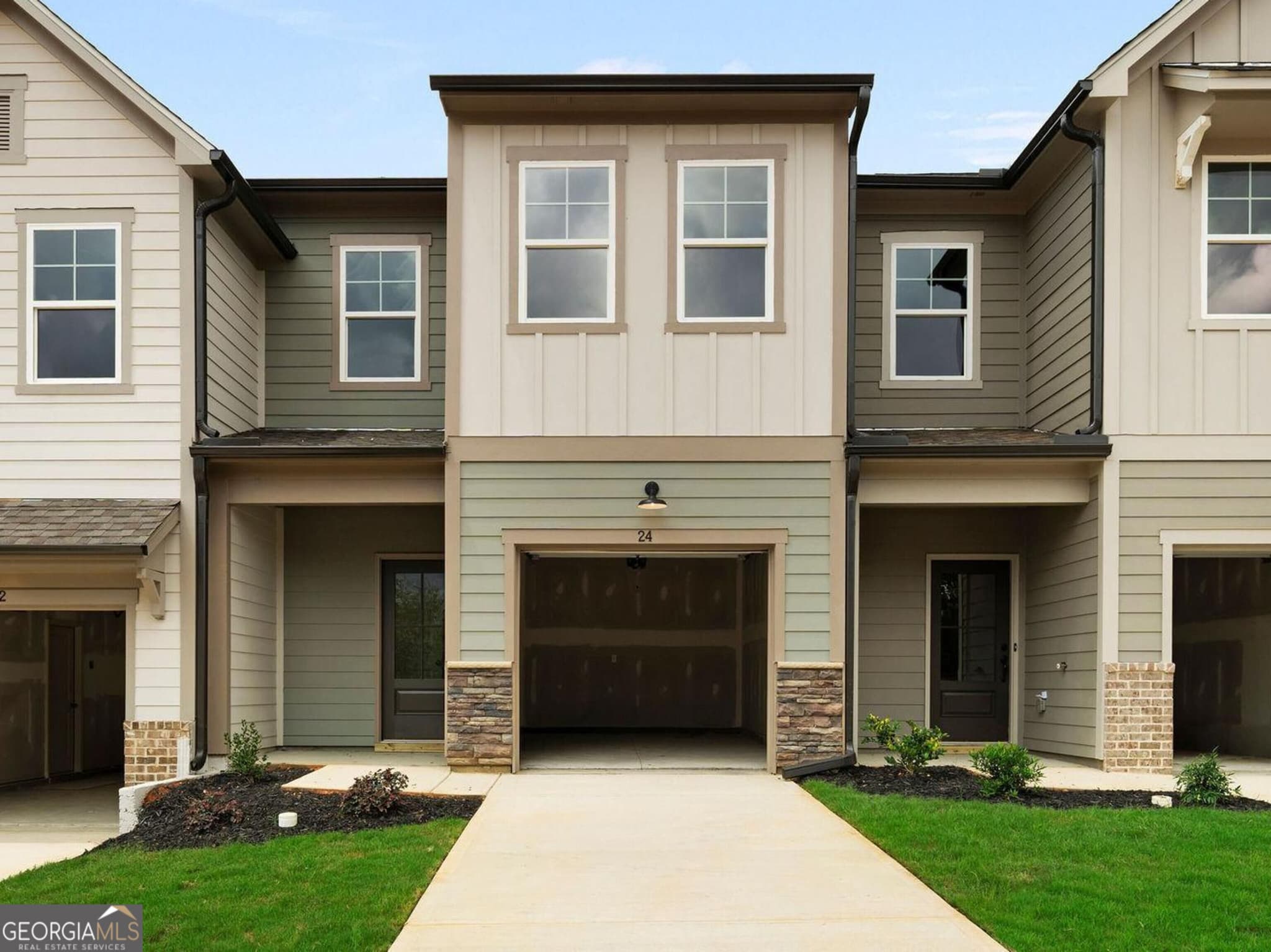 3 bedroom, 2.5 bathroom, 1,572 sq ft townhouse for sale at 24 Magnolia Boulevard, Cedartown, GA 30125