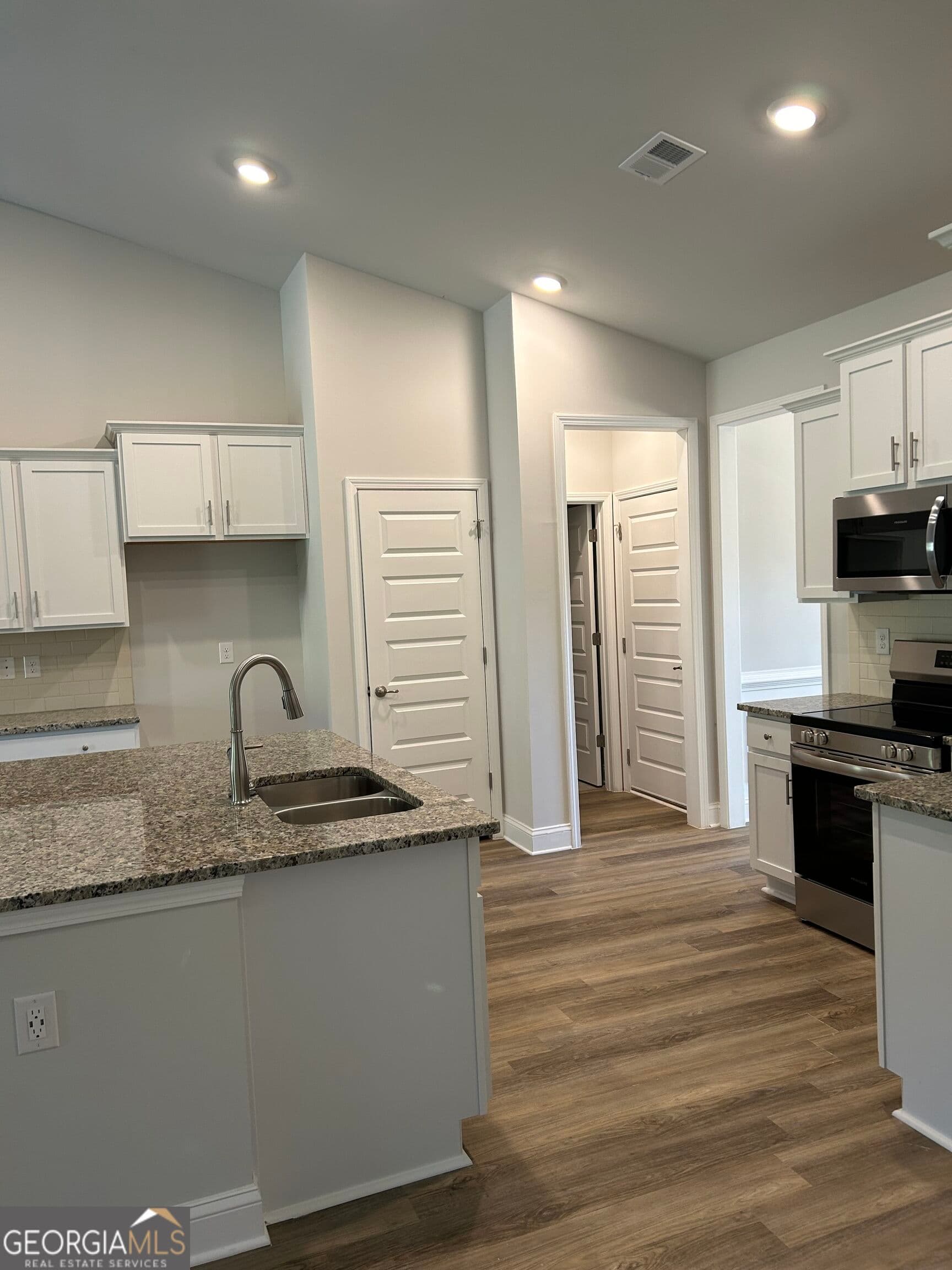 4 bedroom, 2 bathroom, 2,100 sq ft single family residence for sale at 1012 Holliday Pass, Griffin, GA 30223 — photo 4
