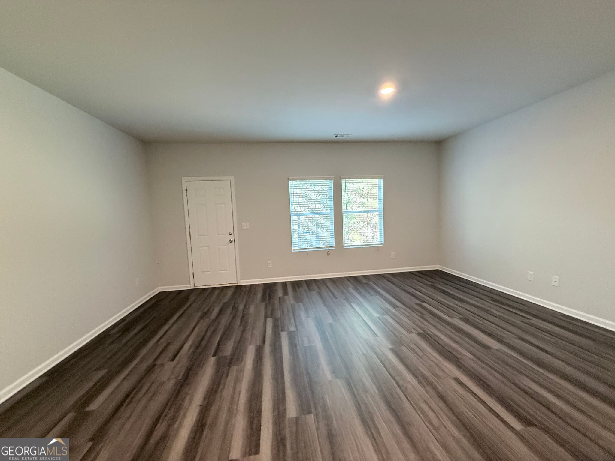 3 bedroom, 2.5 bathroom, 1,560 sq ft townhouse for sale at 451 Oakwood Drive, Milledgeville, GA 31061 — photo 3