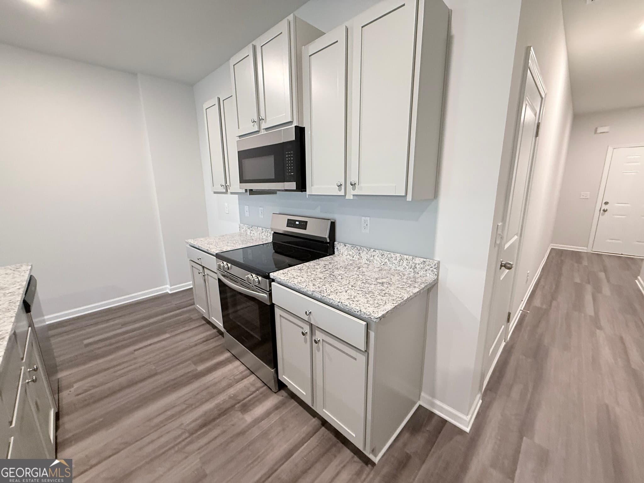 3 bedroom, 2.5 bathroom, 1,560 sq ft townhouse for sale at 451 Oakwood Drive, Milledgeville, GA 31061 — photo 5