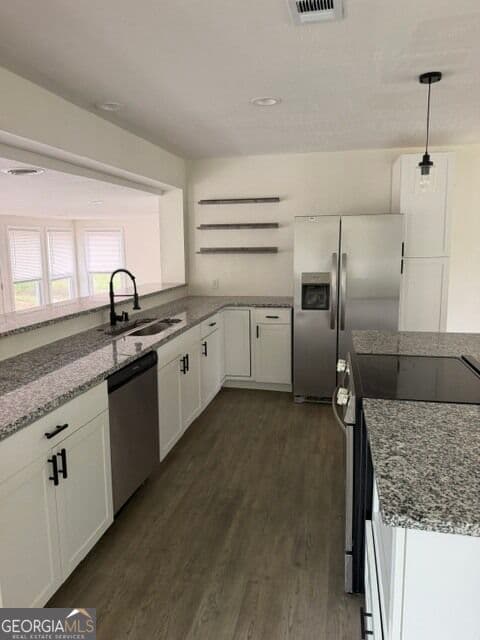 3 bedroom, 2 bathroom, 1,650 sq ft single family residence for sale at 3320 Oakridge, Augusta, GA 30909 — photo 4