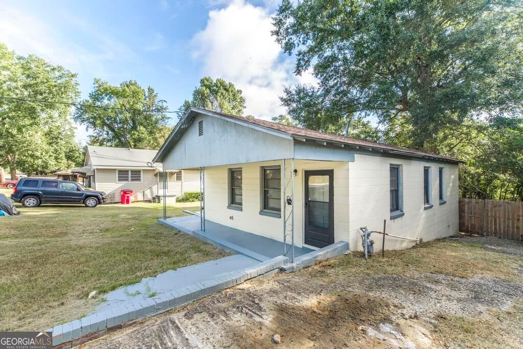 3 bedroom, 1 bathroom, 900 sq ft single family residence for sale at 1782 Eveline Avenue, Macon, GA 31204 — photo 3