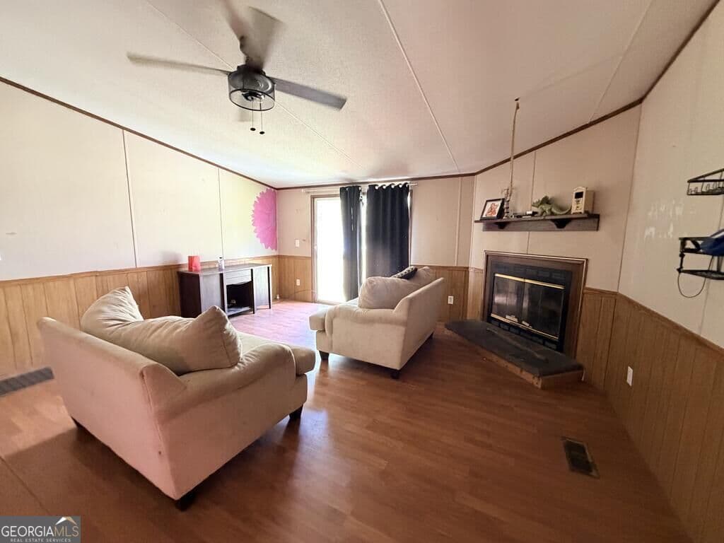 3 bedroom, 2 bathroom, 1,440 sq ft single family residence for sale at 171 Lakeview Drive, Cairo, GA 39828 — photo 5