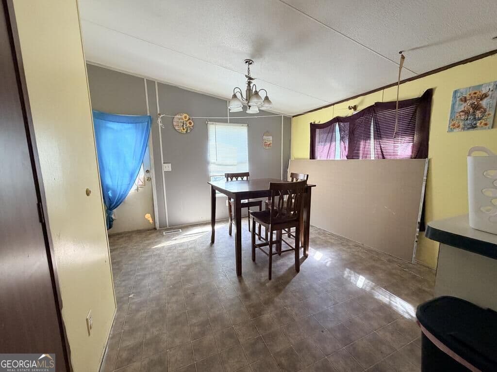 3 bedroom, 2 bathroom, 1,440 sq ft single family residence for sale at 171 Lakeview Drive, Cairo, GA 39828 — photo 4
