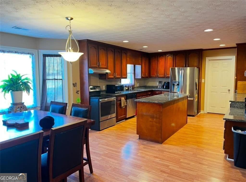 3 bedroom, 3 bathroom, 2,334 sq ft single family residence for sale at 1501 Shoals Creek Drive, Conyers, GA 30094 — photo 7