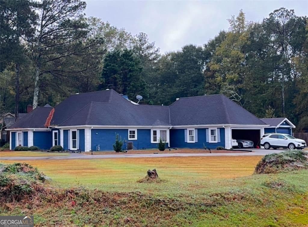3 bedroom, 3 bathroom, 2,334 sq ft single family residence for sale at 1501 Shoals Creek Drive, Conyers, GA 30094 — photo 3