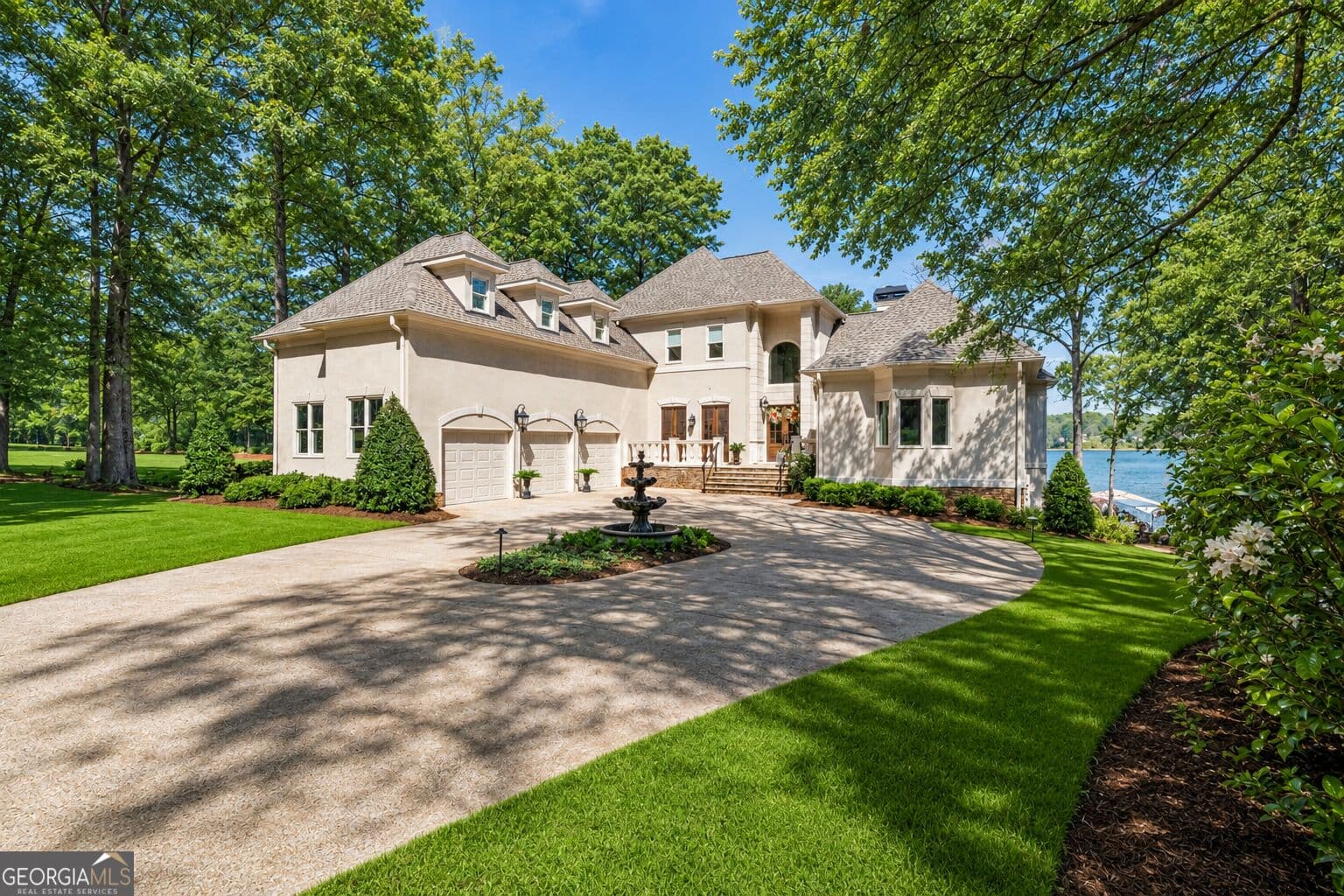 5 bedroom, 6 bathroom, 6,149 sq ft single family residence for sale at 137 Winnstead Place, Eatonton, GA 31024 — photo 1 of 72