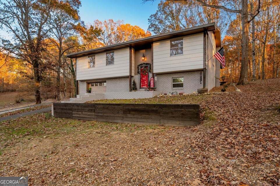 3 bedroom, 2.5 bathroom, 2,238 sq ft single family residence sold at 973 S Burnt Mill Road, Lafayette, GA 30728