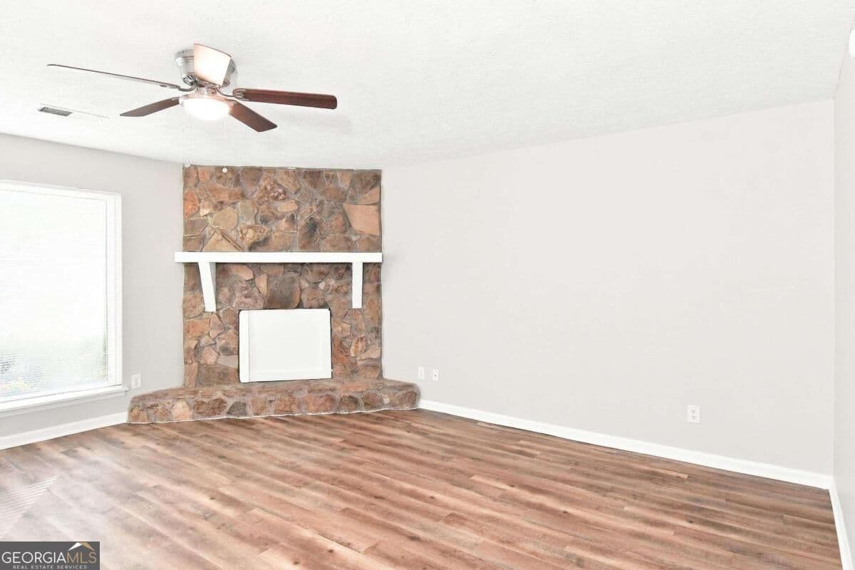 3 bedroom, 2 bathroom single family residence for rent at 4716 Jamerson Forest Circle, Marietta, GA 30066 for $2,070 a month — photo 6