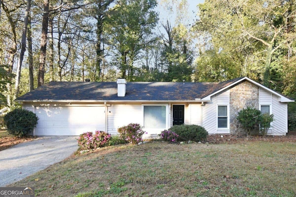 3 bedroom, 2 bathroom single family residence for rent at 4716 Jamerson Forest Circle, Marietta, GA 30066 for $2,070 a month — photo 1 of 16