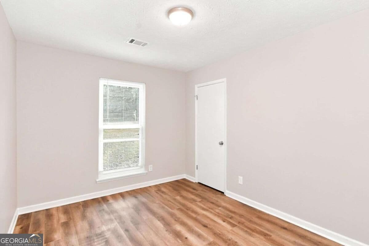 3 bedroom, 2 bathroom single family residence for rent at 4716 Jamerson Forest Circle, Marietta, GA 30066 for $2,070 a month — photo 9